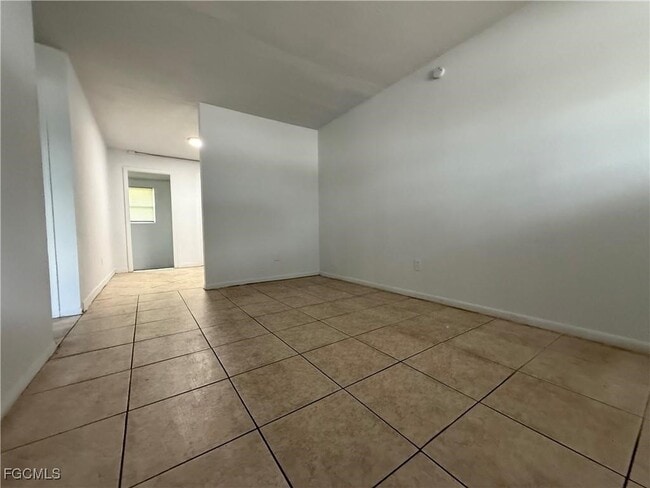 Building Photo - 1038 Gamble St