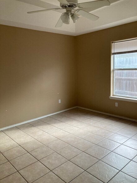 Building Photo - 2408 Moonlight Ln