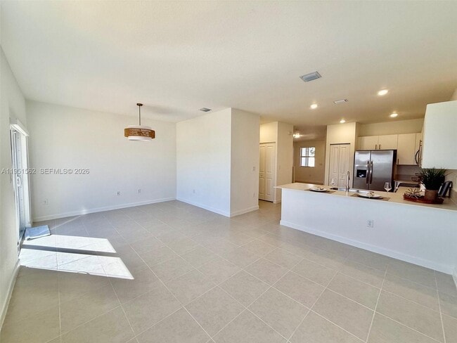 Building Photo - 2767 SE 25th Ave