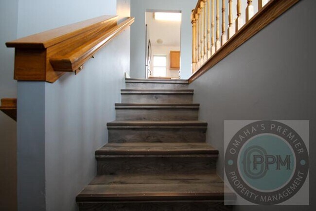 Building Photo - Beautiful 3Bd/2Ba Split entry in Omaha!