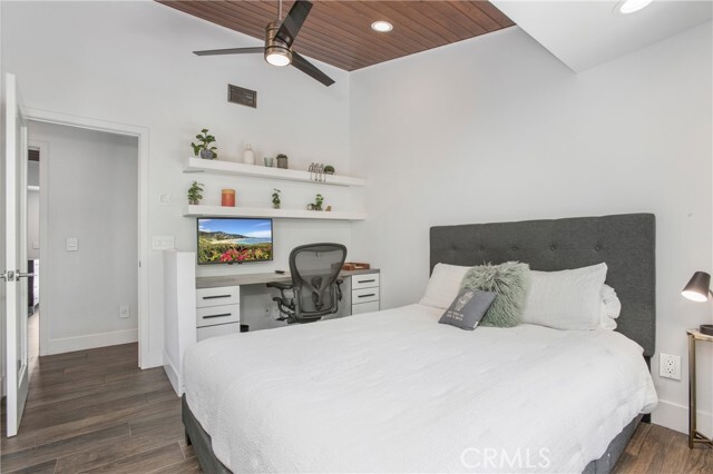 Building Photo - 546 Temple Hills Dr