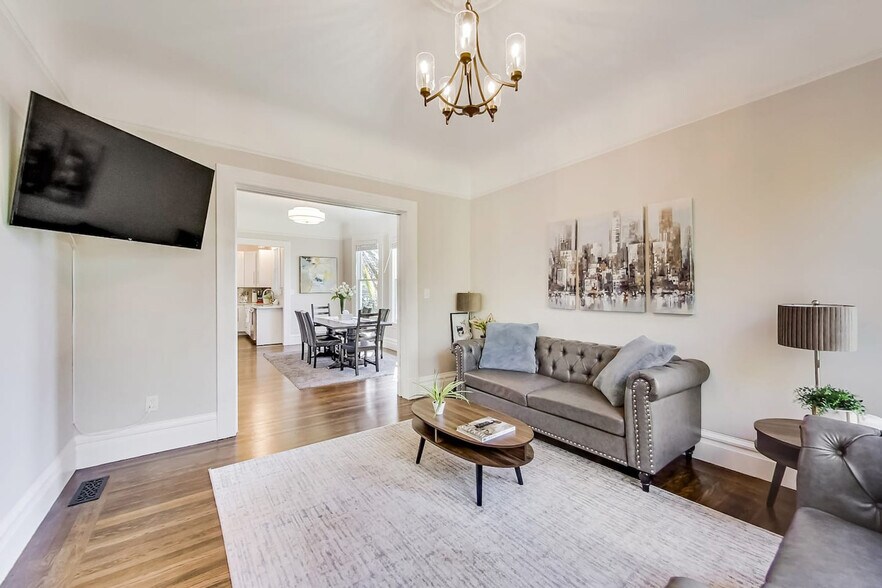 Building Photo - 2207 E 21st St