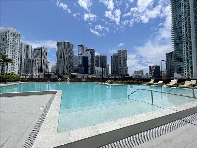 Building Photo - 350 S Miami Ave