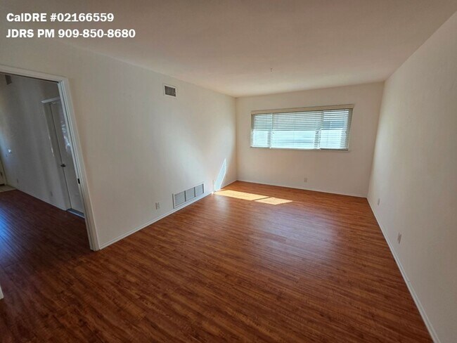 Building Photo - Irvine 3 Bedroom Home With Pool