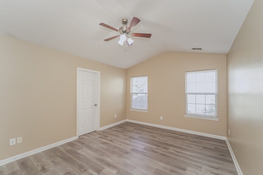 Building Photo - 7033 Indian Ridge Ln