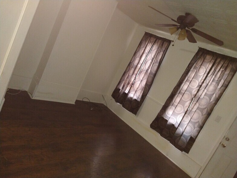 Building Photo - 2942 Rorer St