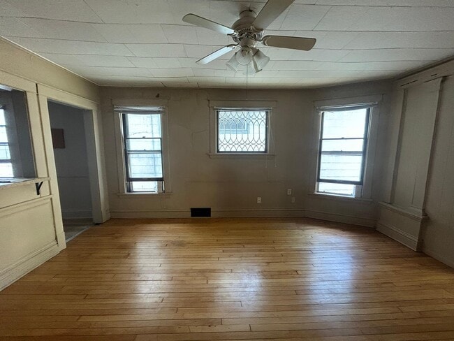Building Photo - 114 S Blair St