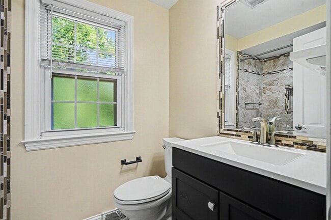 Building Photo - 6951 Copperglow Ct