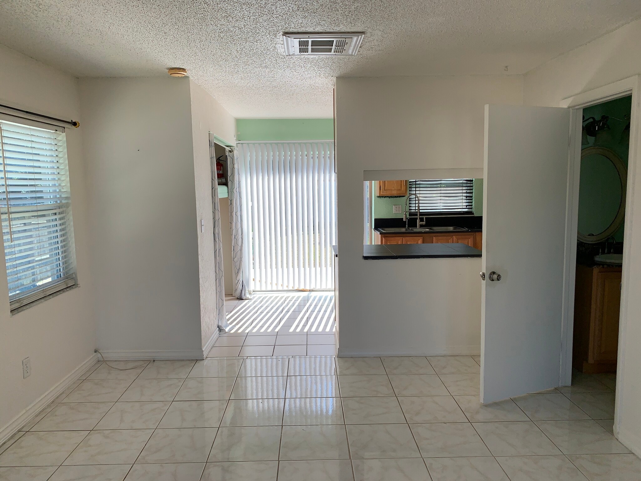 Building Photo - 2138 19th Ave SW