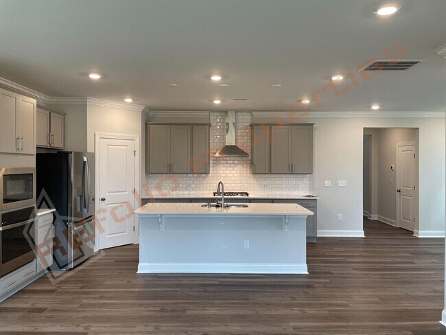 Building Photo - Spacious 4 Bedroom, 3 Bathroom Home w/ 2-C...