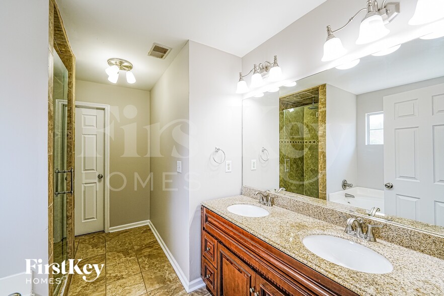 Building Photo - 1005 Daventry Way