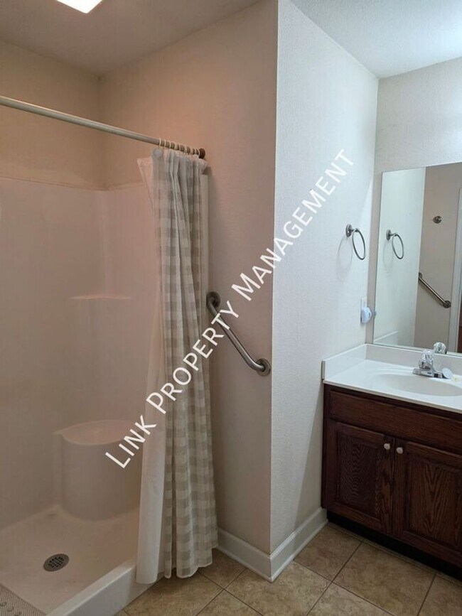 Building Photo - Beautiful 2 bedroom 2 full bath Condo near Missionary Ridge with garage, washer and dryer and gas...