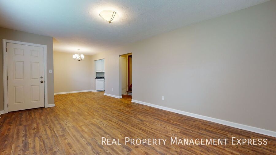 Building Photo - 411 S Willow Ave