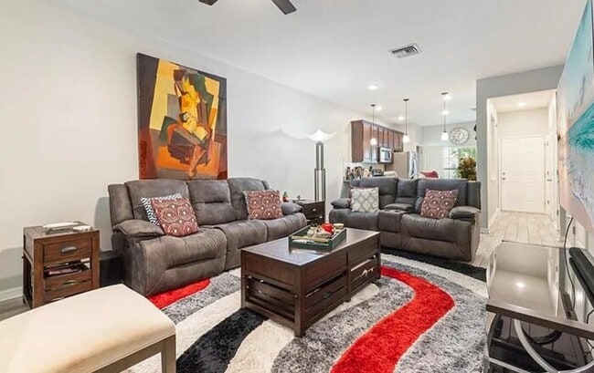 Building Photo - Beautiful Town Home For Rent in Meadow Poi...