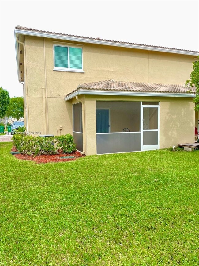 Building Photo - 5907 London Ln