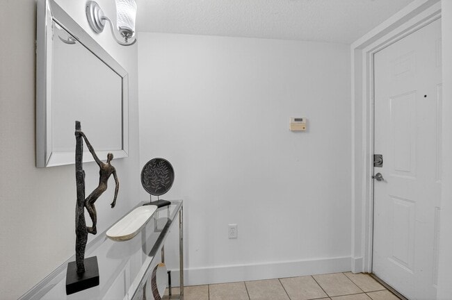 Building Photo - 224 Villa Cir