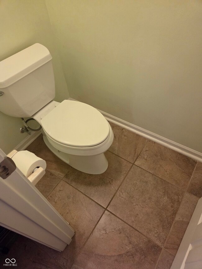 Building Photo - 1012 Grovewood Dr