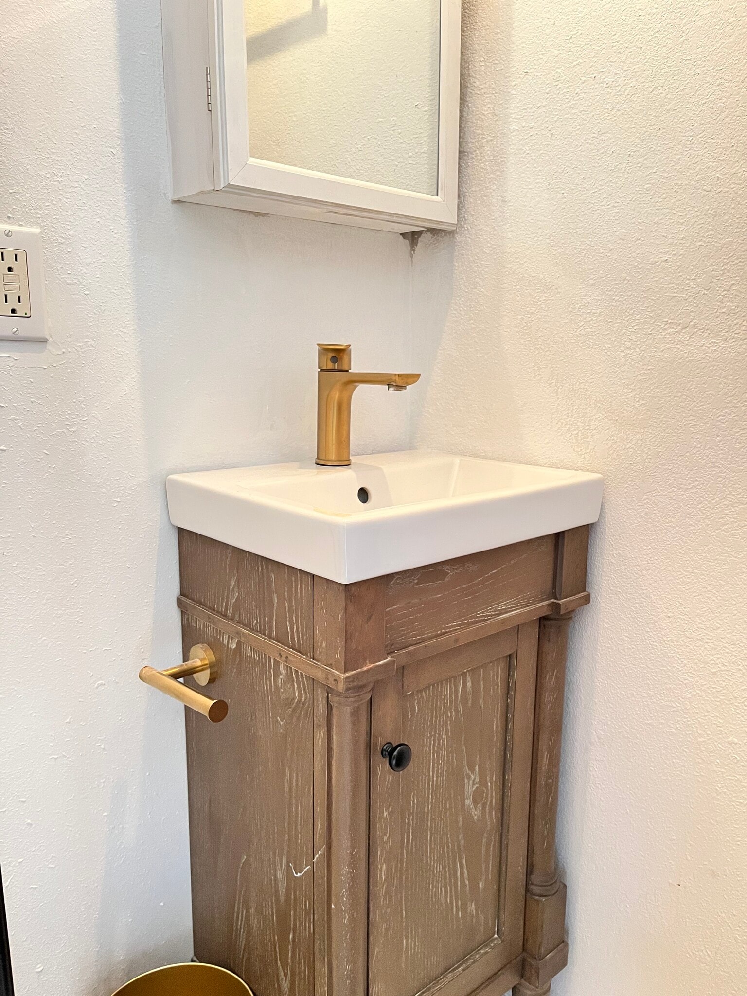 Building Photo - 1170 Esperanza St