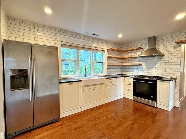 Building Photo - 3628 SE 49th Ave