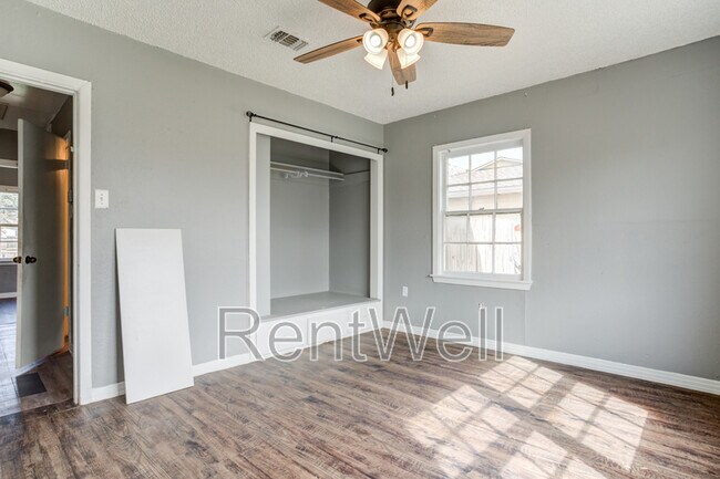 Building Photo - 2506 40th St