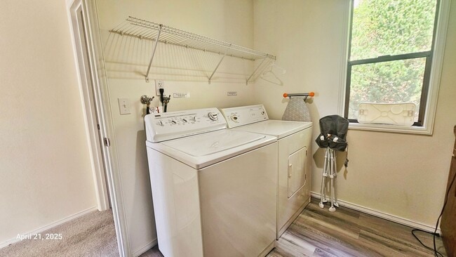 Building Photo - Beautiful Remodeled 4 Bedroom and 2.5 Bathroom Single Family House - Bellevue