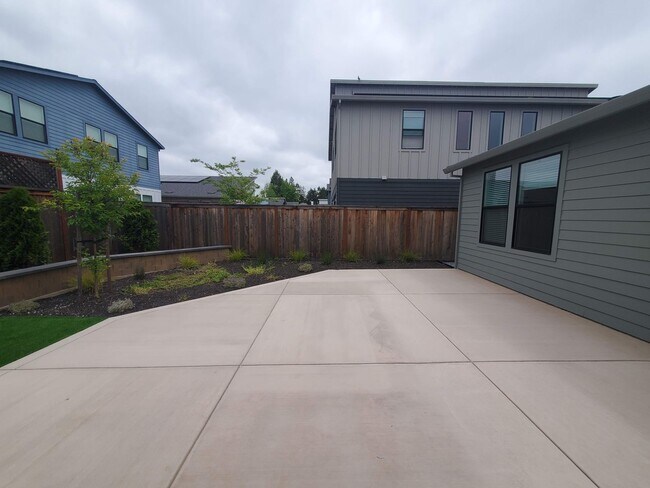 Building Photo - 2299 San Miguel Ave