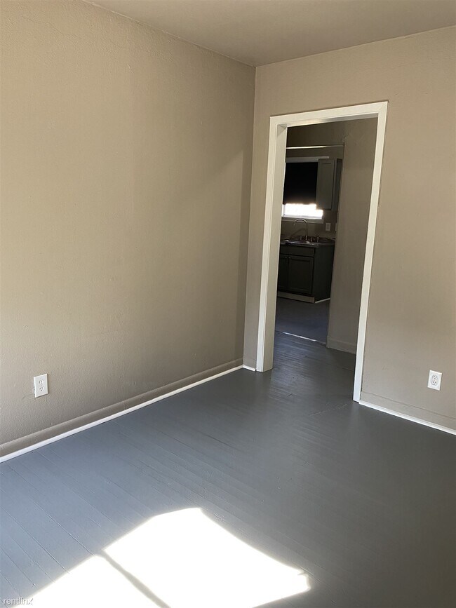 Building Photo - 2 br, 1 bath Duplex - 1231 Estelle Street