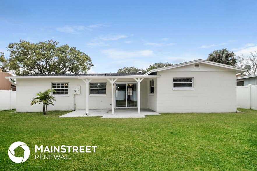 Building Photo - 3977 Kingsport Dr