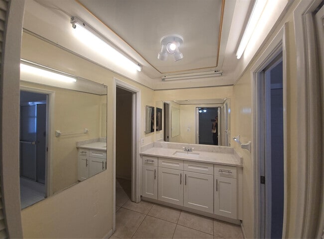 Building Photo - 7450 SW 15th St