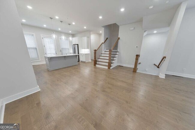 Building Photo - 413 Bishop Ln