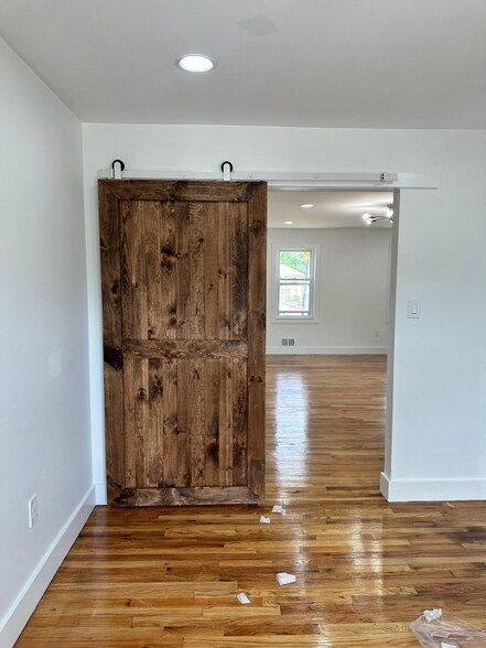 Building Photo - 500 Adams Ln