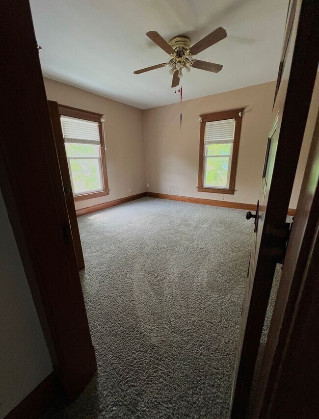 Building Photo - Spacious 5 Bedroom, 2 Bath available for the 2026 - 2027 school year