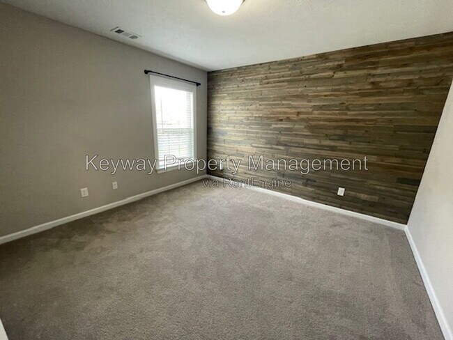 Building Photo - 546 Bunchgrass St