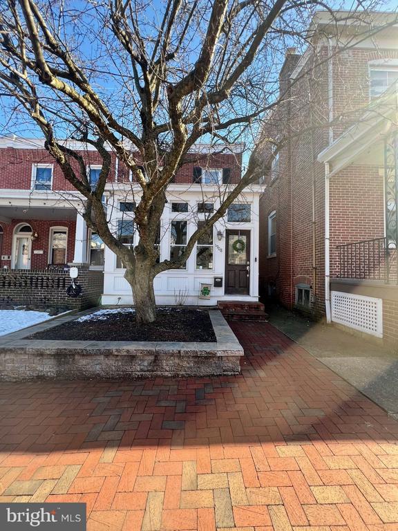 Building Photo - 1908 N Lincoln St