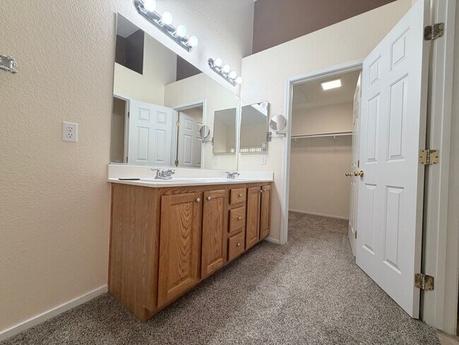 Building Photo - Beautiful Single-Story Home with 3-Car Garage & Covered Patio
