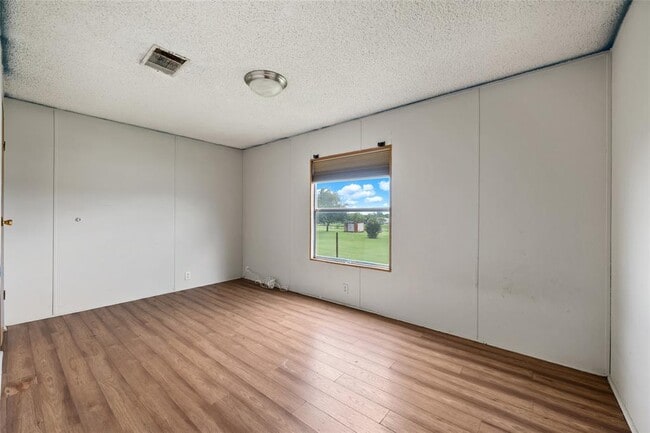 Building Photo - 360 Shady Oaks Dr