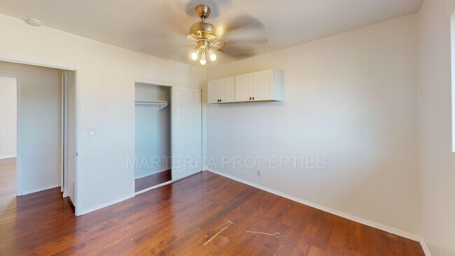 Building Photo - 2-Bed/1.5 Bath Condo with Detached Garage