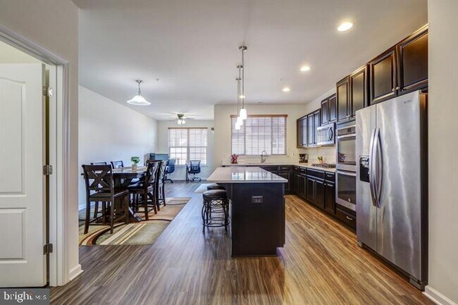 Building Photo - 8482 Hedwig Ln