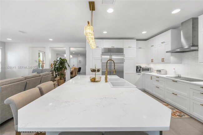 Building Photo - 10470 NW 69th Terrace