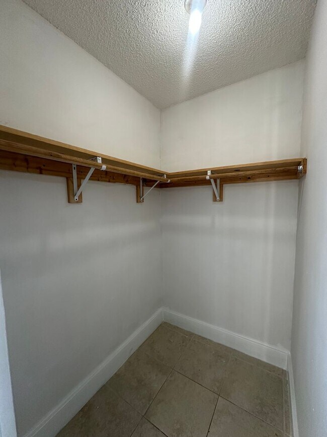 Building Photo - Charming 1b1b For Rent August 1st 2025