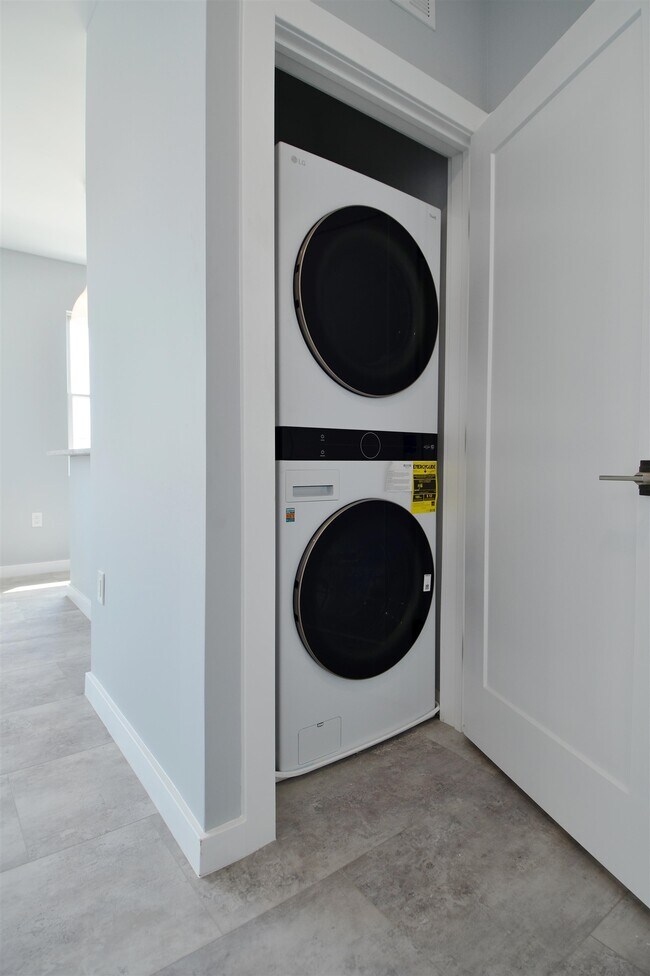 Building Photo - 82-84 E 31ST St