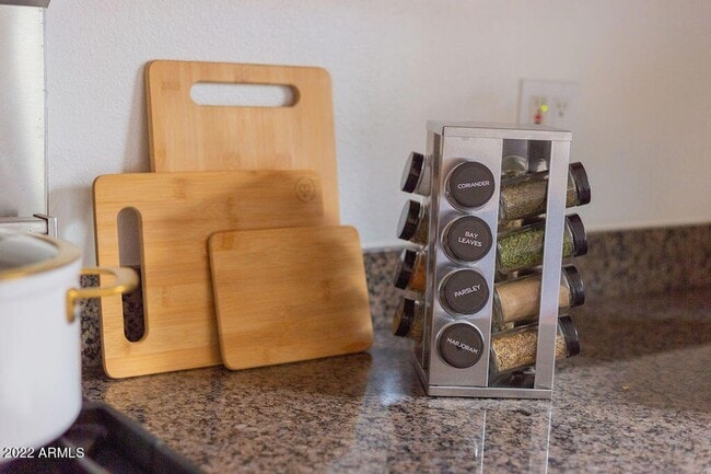 Building Photo - 1148 E Glenn Dr