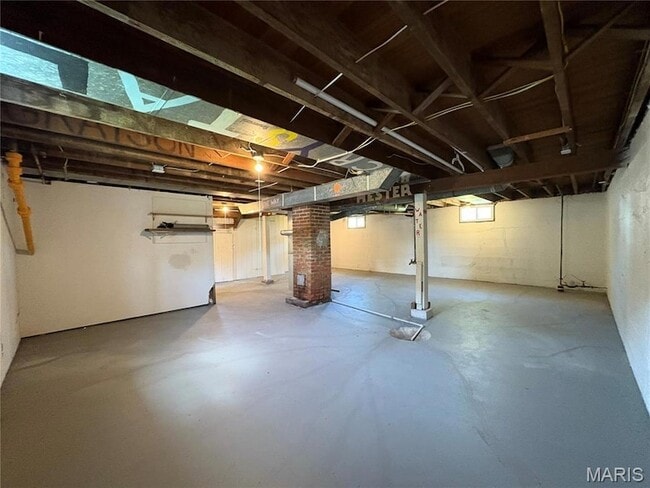Building Photo - 615 Horn St