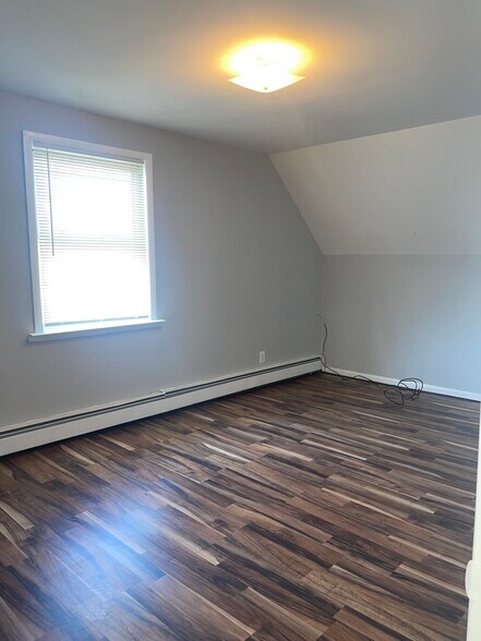 Building Photo - 3914 Maine Ave