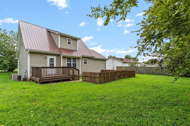 Building Photo - 685 Artic Ave