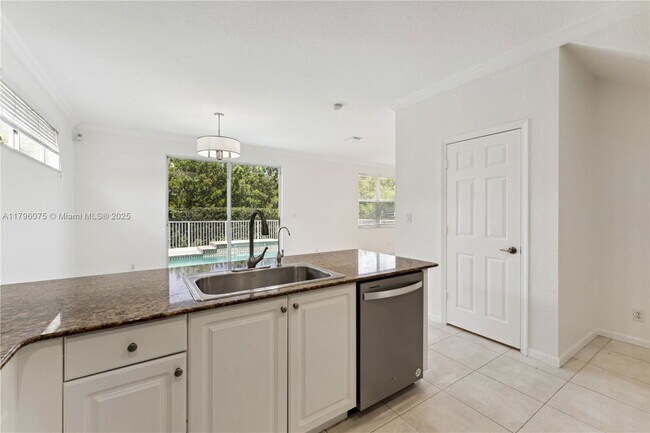 Building Photo - 7423 NW 70th Ave