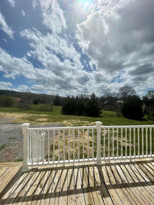 Building Photo - 137 H St