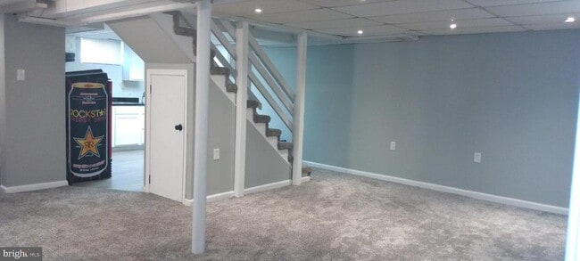 Building Photo - 319 Hance Ave