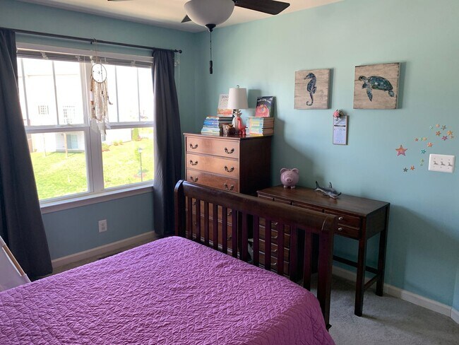Building Photo - COLONIAL FORGE TOWNHOUSE - STAFFORD (END U...