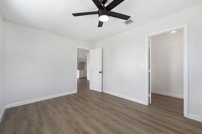 Building Photo - 4003 S Indian River Dr